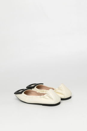 Viv' Pockette Lacquered Buckle Ballerinas In Nappa Leather Flats